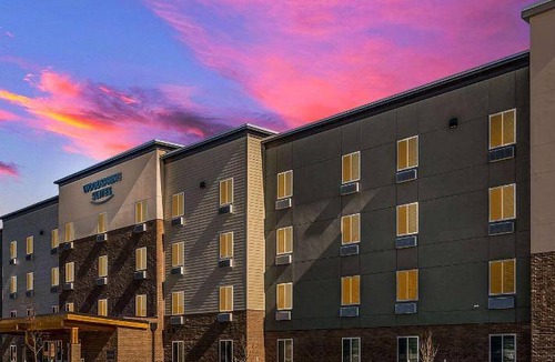 West Des Moines Hotel | 30 m² Hotel ∙ 4 guests