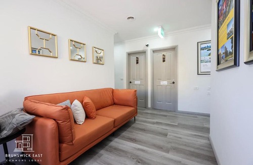 Brunswick East Apartment | 30 Percent OFF 202 Cozy Queen BR with Fast WiFi - Brunswick East