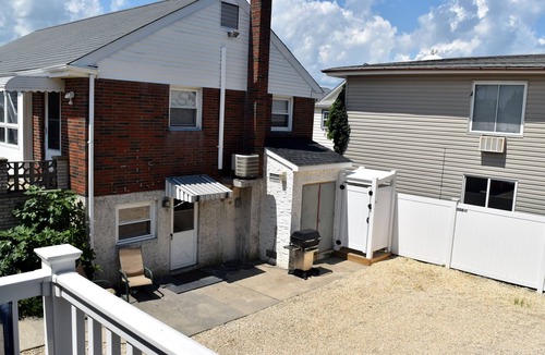 Seaside Heights Apartment | 308 Webster Ave 2nd floor apartment, sleeps 10 w/beach badges - walk to beach