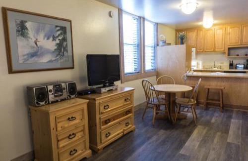 Truckee Apartment | 3159 Aspen Grove