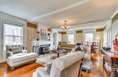 Cayuga House | 318 m² House ∙ 4 bedrooms ∙ 16 guests