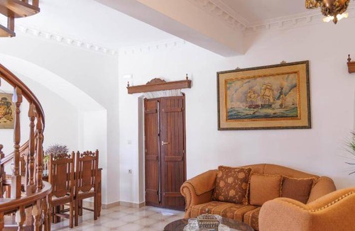 Omales Apartment | 350 m² Serviced apartment ∙ 6 bedrooms ∙ 15 guests