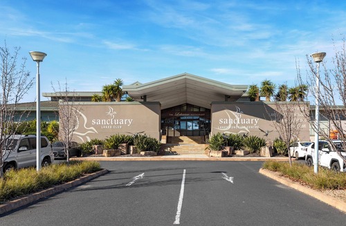 Sanctuary Lakes House | 3B golfcourse house *GYM* SPA*WIFI*Shopping centre By Sanctuary Lake