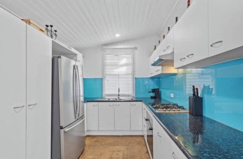 Wynnum House | 3BR Family Home · Walk to Waterfront & Wading Pool