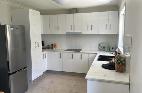 Sunnybank Hills Apartment | 3BR Family Stay - Sunnybank Hills Near Sunnybank Plaza
