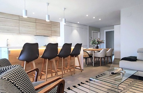 Les Corts Apartment | 3BR Luxury high floor & Terrace near L'illa - Max