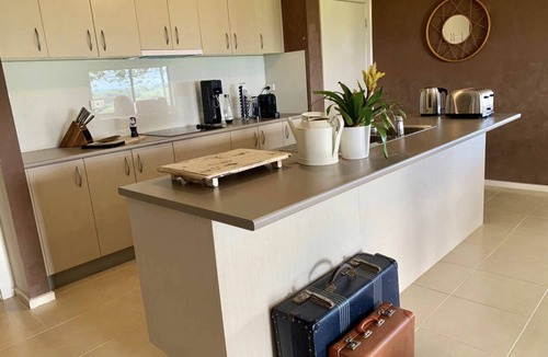 Mia Mia House | 3BR Mia Mia Vistas- Wine Country Retreat with Spa, Outdoor Bath, Fire Pit