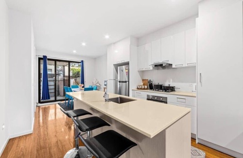 Bundoora House | 3BR Pure Luxury & Elegant holiday home in Latrobe