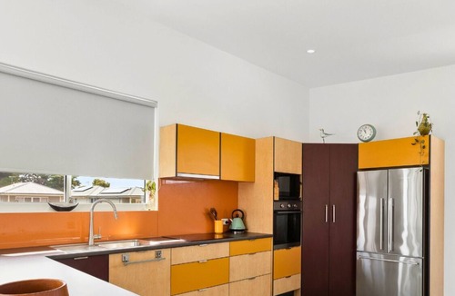 Aldinga Beach House | 3BR Retro Charm: Beach House Getaway