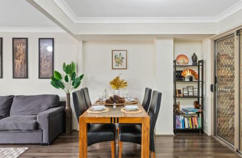 Sunnybank Hills House | 3BR Townhouse Stylish Living in Sunnybank Hills