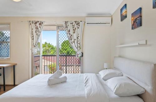 Sunnybank Hills House | 3BR Townhouse Stylish Living in Sunnybank Hills