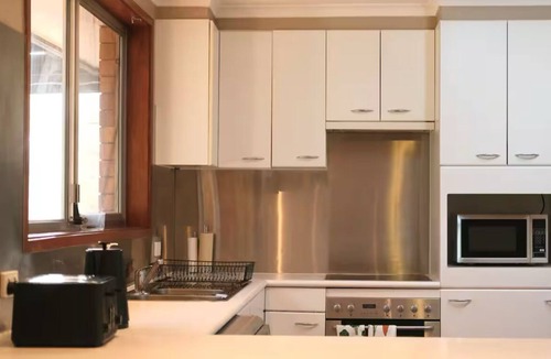Wanniassa House | 3BRS-Mt View/Petfriendly/CozyHome