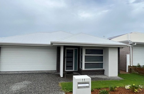 Flagstone House | 4 Bedroom House, Master with ensuite and A/C