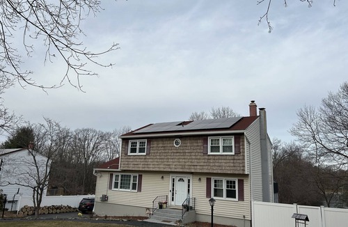 Monroe House | 4 Bedroom Lakefront home retreat with outdoor amenities in the NYC region.