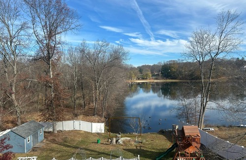 Monroe House | 4 Bedroom Lakefront home retreat with outdoor amenities in the NYC region.