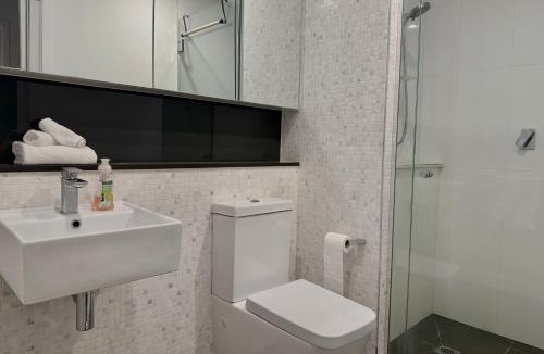 Footscray Apartment | 4 Bedroom Luxurious Apartment near CBD