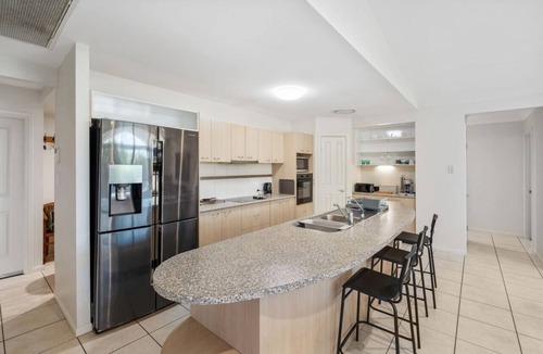 Parkinson House | 4 Bedroom Spacious Cozy Family Retreat @ Parkinson