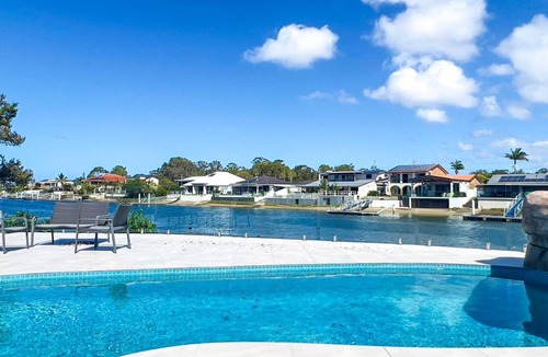 Maroochydore House | 4 bedroom waterfront house
