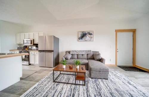 Erie Apartment | 4 Mi to Lake Erie Access Condo on the Greens