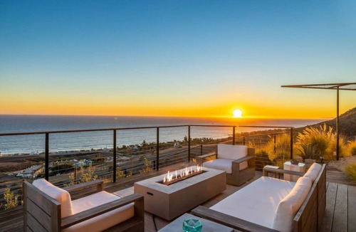 Western Malibu House | 409 m² House ∙ 4 bedrooms ∙ 8 guests