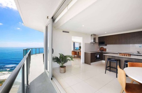 Surfers Paradise Apartment | 40L Peninsula 40th Floor Luxury Stay Ocean Views