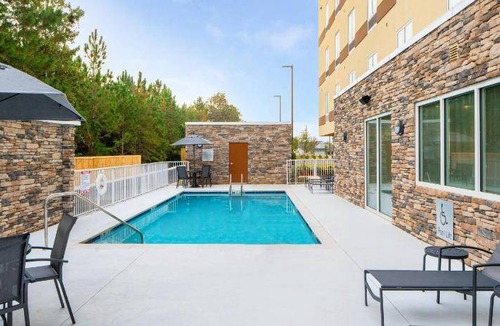 Northwest Pensacola Hotel | 43 m² Hotel ∙ 127 guests