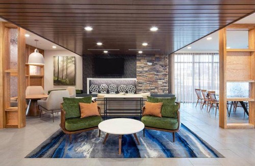 Northwest Pensacola Hotel | 43 m² Hotel ∙ 127 guests