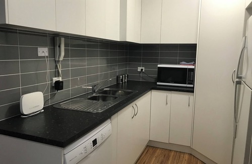 Reid Apartment | 4Bedrooms, 3Bath, 5beds, Entire Apartment in City, Private Garage