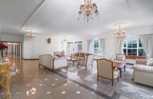 O'malley Villa | 4Br Mansion with Classic Charm in Embassy Precinct