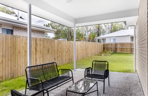 Browns Plains House | 4BR Newly furnished Cozy house @Brownsplain