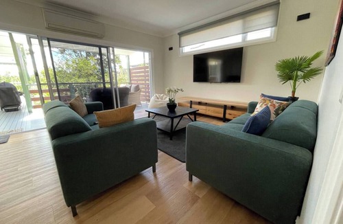 Bellingen House | 5 Bedroom house with a pool, deck and amazing view