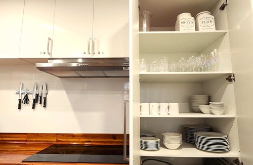 Highett House | 5 bedroom suite sleeps 16 fully equipped kitchen & two bathrooms