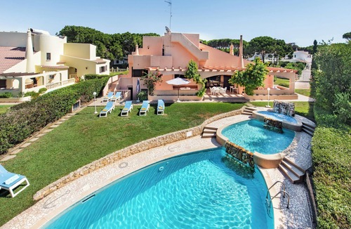 Quarteira Villa | 5 En-Suite Beds., close to centre, free A/C & WiFi