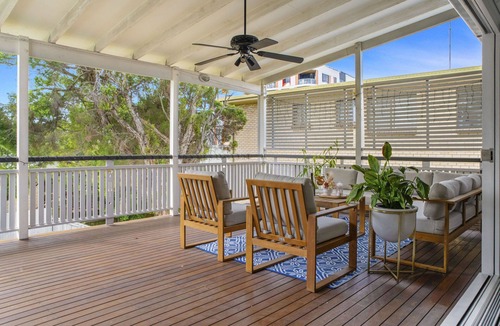 Woolloongabba House | 5 min to BNE City Centre & Next to The Gabba! Unique Character Queenslander Home