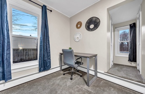 Athol Springs Apartment | 5 minutes to the beach Free Parking & Free WiFi