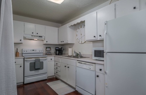 Crestline Heights Apartment | 5 Star Luxury Living in Homewood Minutes from Samford!