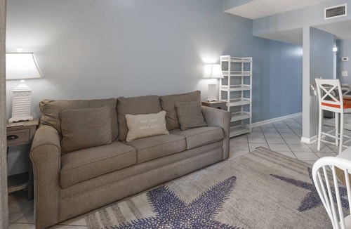 Gulf Shores Condo | 57 m² Condo ∙ 1 bedroom ∙ 6 guests
