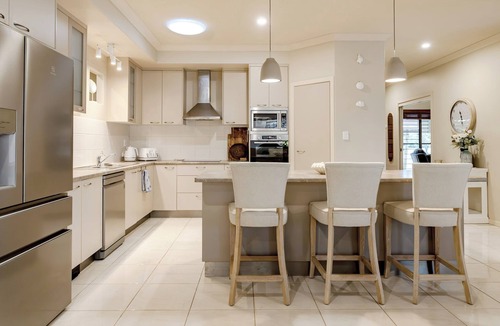 Burrum Heads House | 5BR with pool, games room, sleeps up to 10 guests