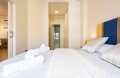 Bailen-Miraflores Apartment | 63 m² Apartment ∙ 1 bedroom ∙ 2 guests