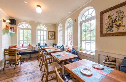 Mid Beach Hostel | 63 m² Hostel ∙ 127 guests