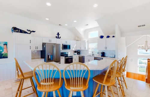 Ocean Hill House | 6BR Oceanside | Pool | Hot Tub | Balcony | Tennis