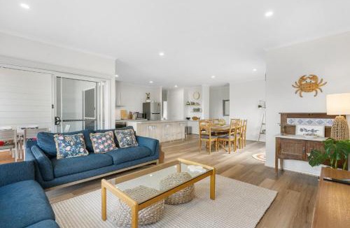 Encounter Bay House | 7 Passatt St, Encounter Bay
