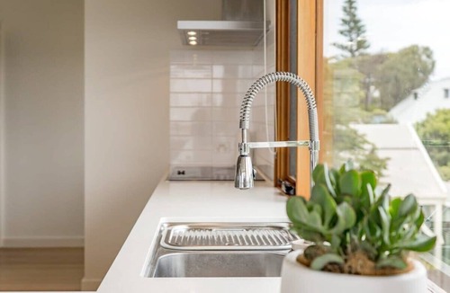 Hayborough House | 72 Seagull Ave Chiton