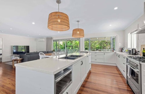 Morningside House | A Family Affair ~ 4 Bed/2.5 Bath/3 Car/Pool!