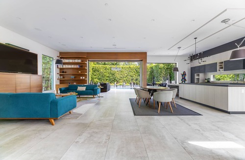Hollywood House | A Luxurious Oasis in West Hollywood