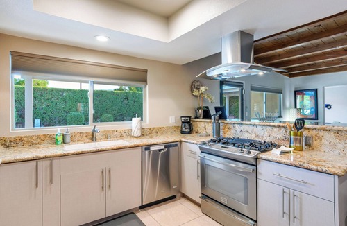 Palm Springs House | A Private Oasis in the Movie Colony