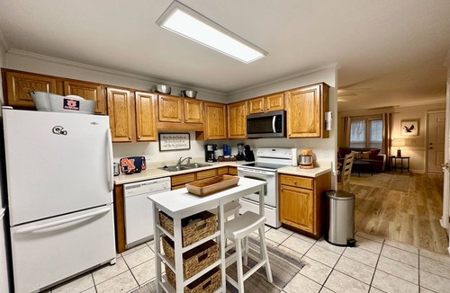 Auburn Condo | A quick 1/2 block from campus perfect location WALK to Football Gamesn