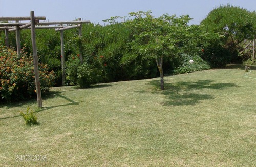 Quiaios House | A quiet and relaxing place! House on the sea front with a superb garden.