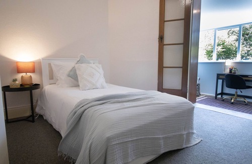 Lake Wendouree House | A spacious retreat for you, the kids and the pets!