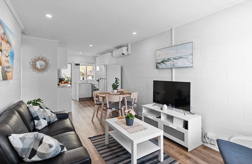 Grange Apartment | *A1 location & lifestyle @ tranquil seaside shores